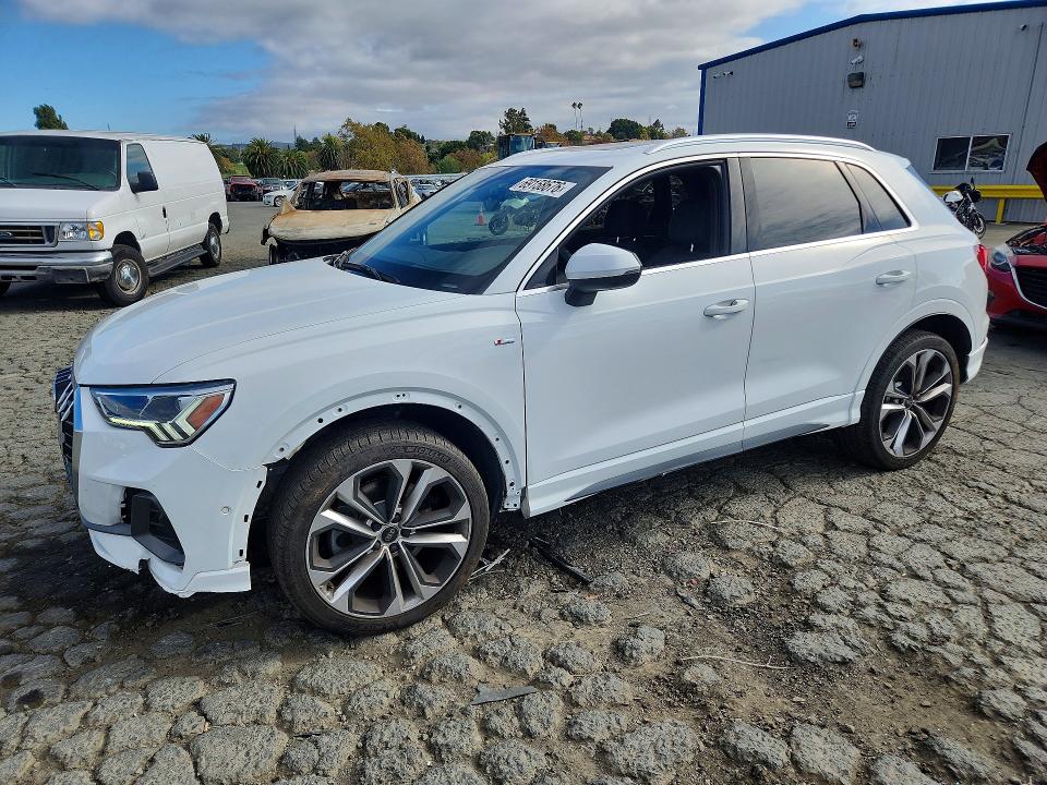 2020 Audi Q3 მანქანა იყიდება აუქციონზე, vin: WA1FECF3XL1024071, აუქციონის ნომერი: 69158676