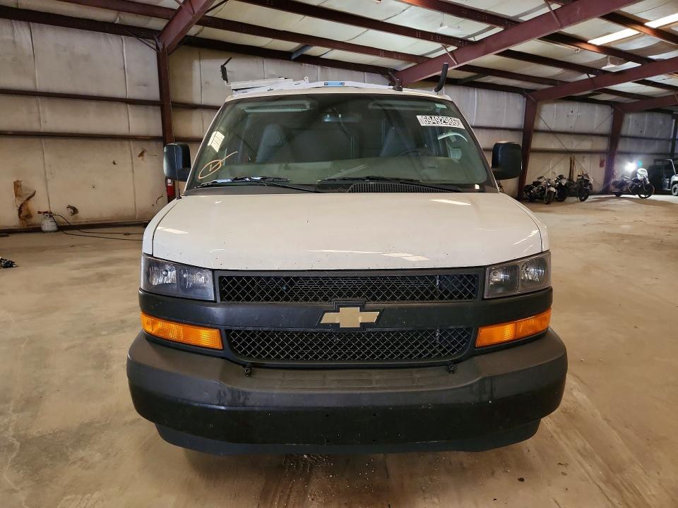 69492986 :رقم المزاد ، 1GCWGAFP7L1258949 vin ، 2020 Chevrolet Express G2500 مزاد بيع