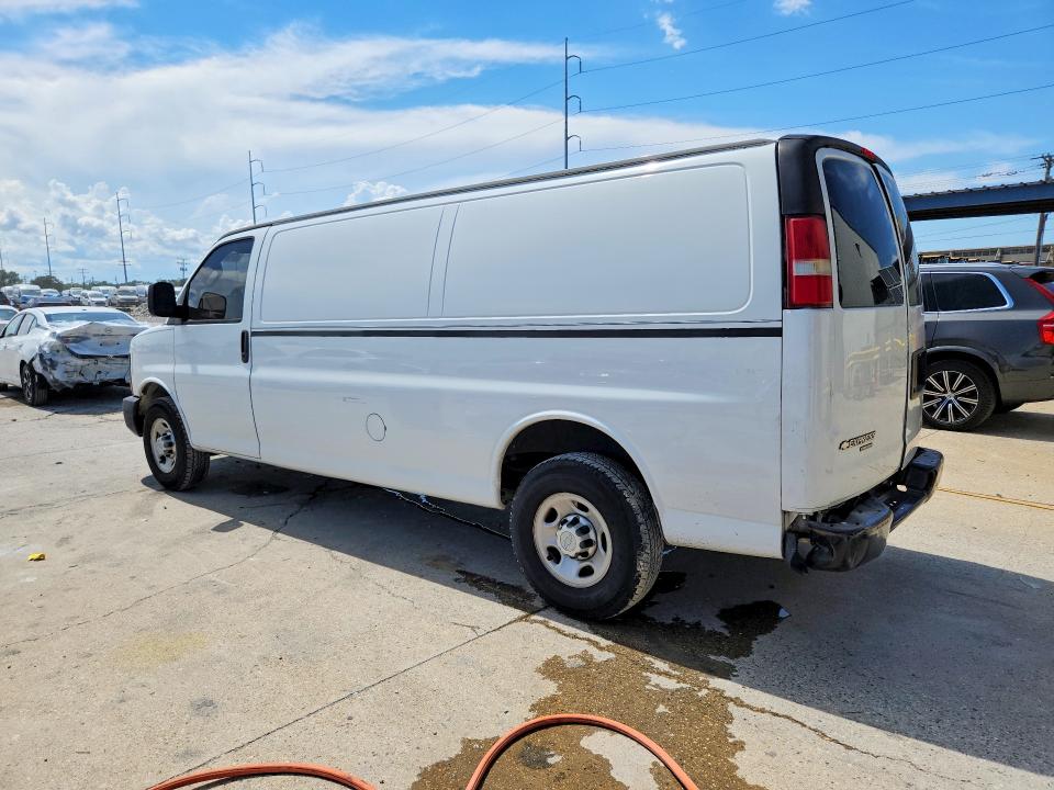 67667886 :رقم المزاد ، 1GCWGBFF4G1128064 vin ، 2016 Chevrolet Express G2500 مزاد بيع