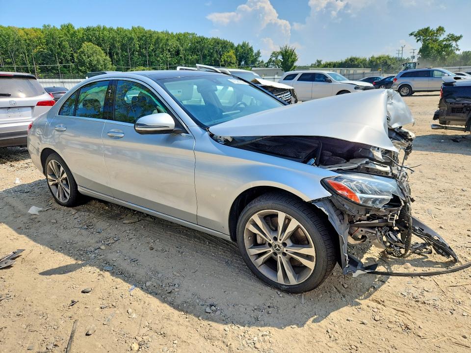 67528726 :رقم المزاد ، W1KWF8EB0MR611767 vin ، 2021 Mercedes-benz C مزاد بيع