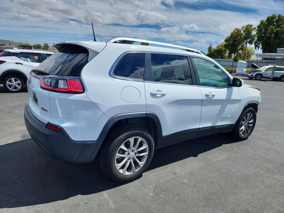 67517666 :رقم المزاد ، 1C4PJLCB2KD247171 vin ، 2019 Jeep Cherokee مزاد بيع