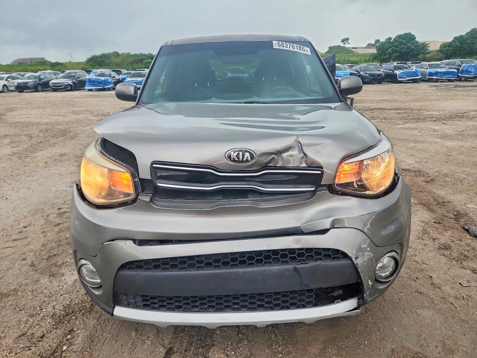 68376186 :رقم المزاد ، KNDJP3A58J7515400 vin ، 2018 Kia Soul مزاد بيع