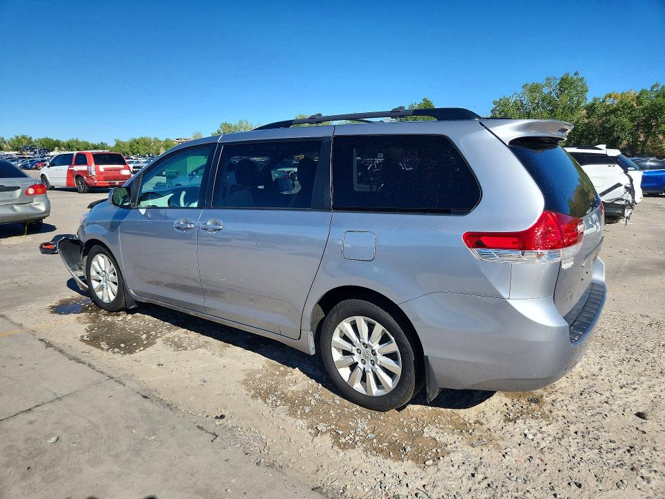 2013 Toyota Sienna მანქანა იყიდება აუქციონზე, vin: 5TDJK3DC2DS067769, აუქციონის ნომერი: 67717716