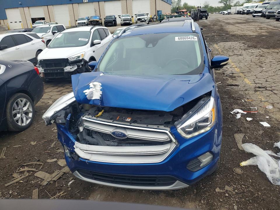 Продажа на аукционе авто 2017 Ford Escape, vin: 1FMCU0JD4HUE57350, номер лота: 68869426