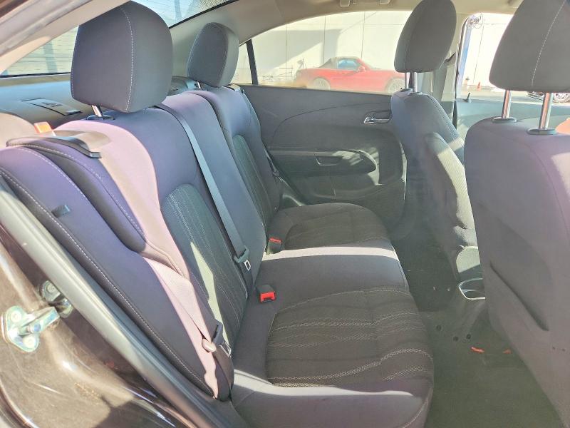 68293426 :رقم المزاد ، 1G1JC5SH9F4136052 vin ، 2015 Chevrolet Sonic مزاد بيع