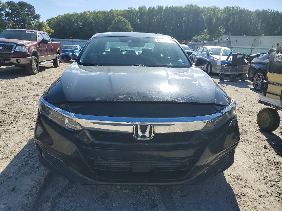 68238746 :رقم المزاد ، 1HGCV1F54LA057213 vin ، 2020 Honda Accord مزاد بيع