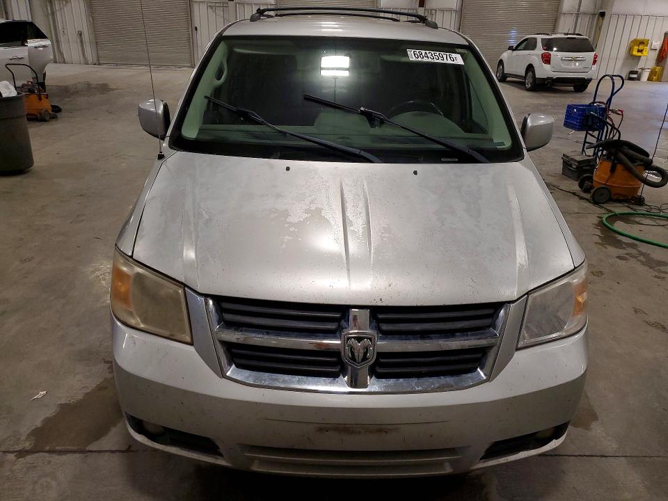68435976 :رقم المزاد ، 2D4RN5D12AR205399 vin ، 2010 Dodge Grand Caravan مزاد بيع