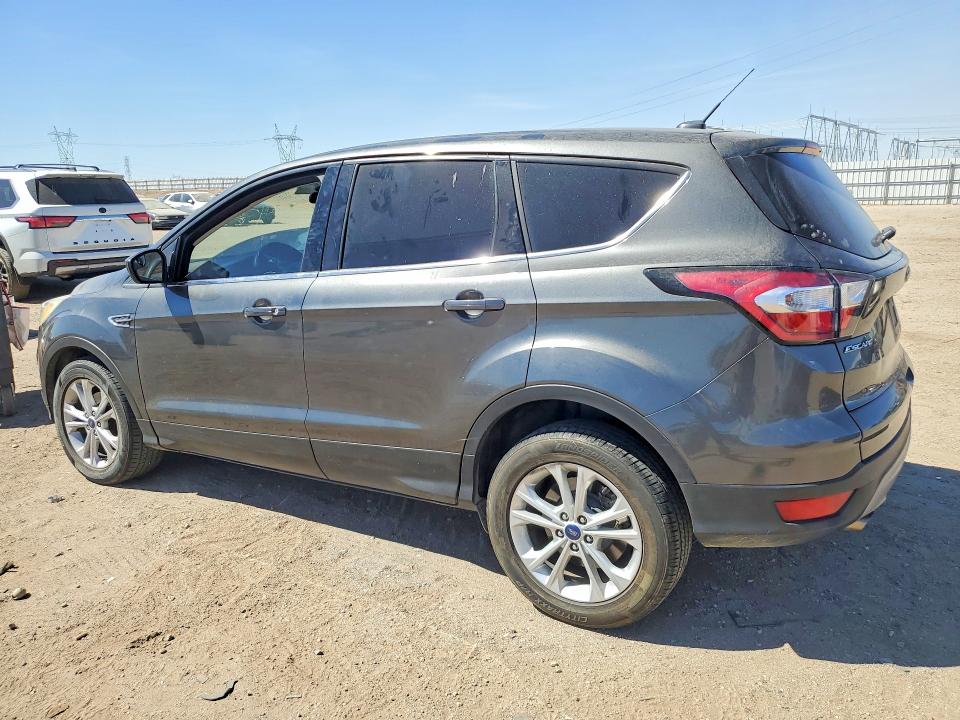 2017 Ford Escape მანქანა იყიდება აუქციონზე, vin: 1FMCU0GD8HUB44695, აუქციონის ნომერი: 67745286