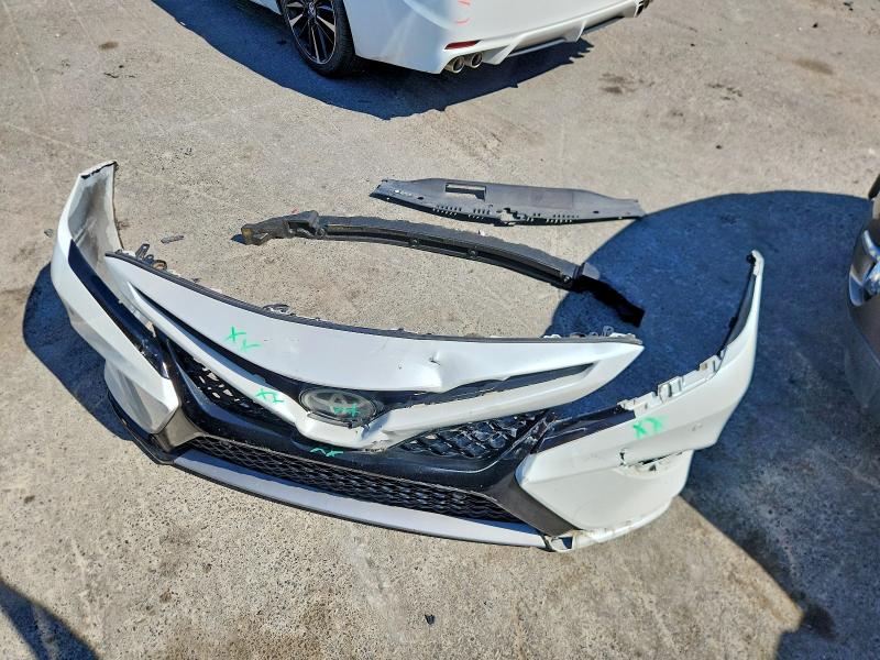 2018 Toyota Camry მანქანა იყიდება აუქციონზე, vin: 4T1B61HK1JU006642, აუქციონის ნომერი: 68574476