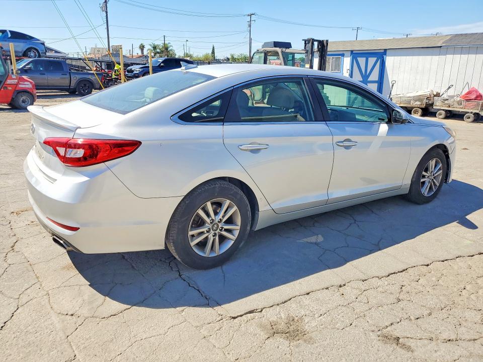68404306 :رقم المزاد ، 5NPE24AF5HH557589 vin ، 2017 Hyundai Sonata مزاد بيع