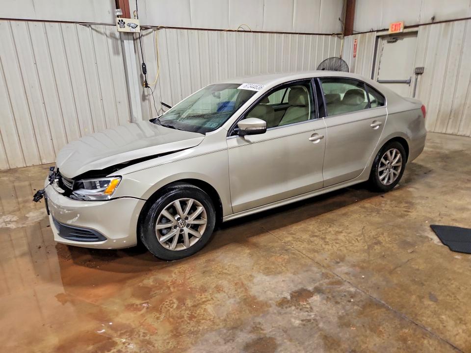 67344636 :رقم المزاد ، 3VWD17AJ4EM219088 vin ، 2014 Volkswagen Jetta مزاد بيع