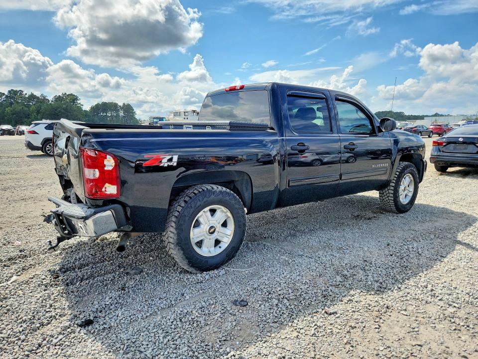 69929336 :رقم المزاد ، 3GCPKSE31BG320546 vin ، 2011 Chevrolet Silverado مزاد بيع
