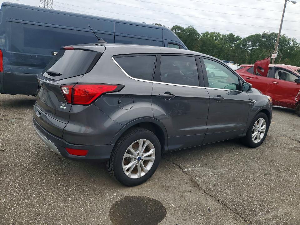 Продажа на аукционе авто 2019 Ford Escape, vin: 1FMCU0GD5KUB11578, номер лота: 70701426