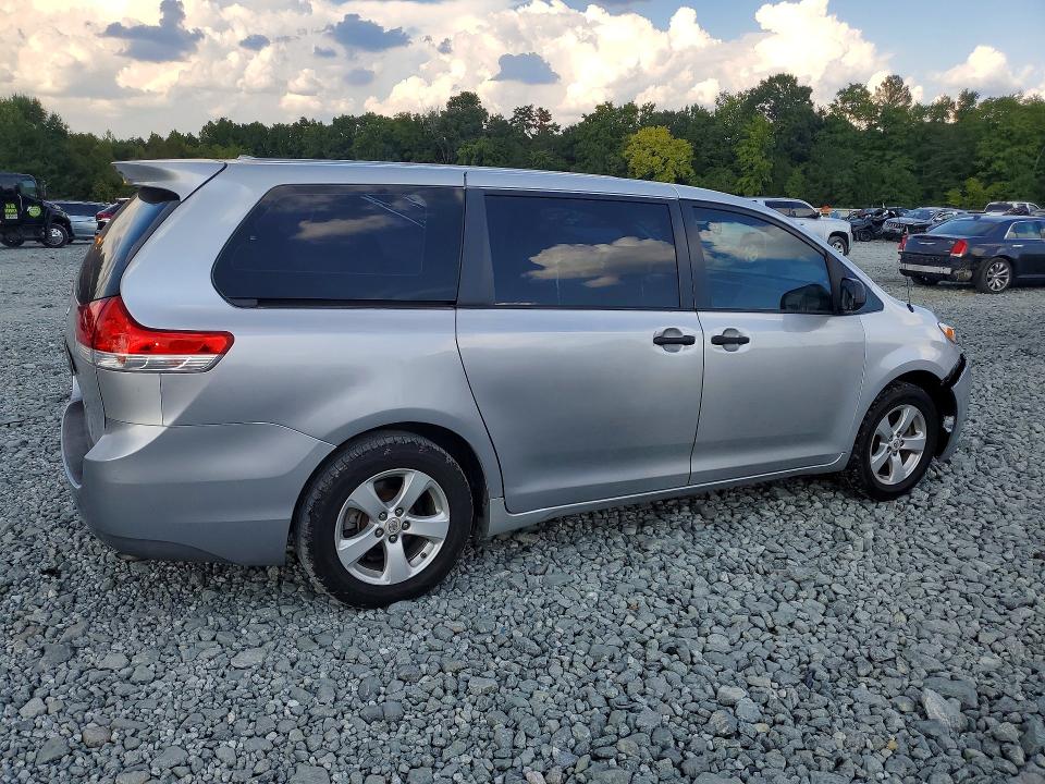2011 Toyota Sienna მანქანა იყიდება აუქციონზე, vin: 5TDZK3DC1BS013962, აუქციონის ნომერი: 69901746