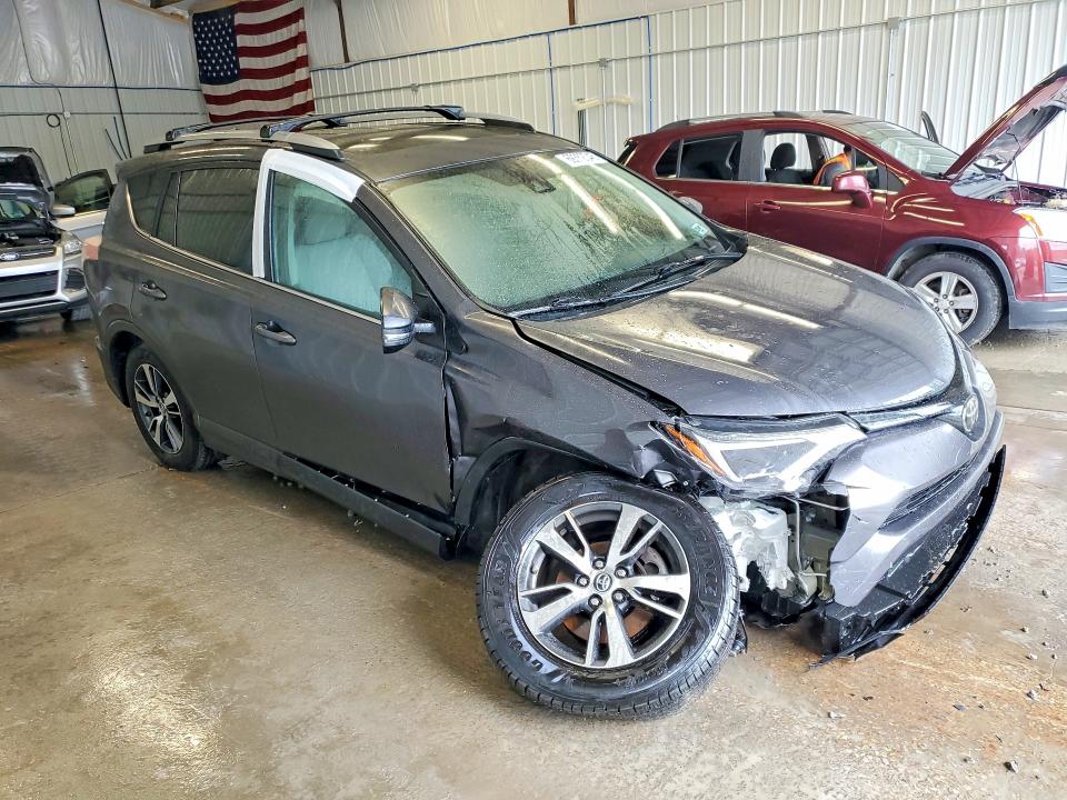 Продажа на аукционе авто 2017 Toyota Rav4, vin: 2T3RFREVXHW677238, номер лота: 69352046