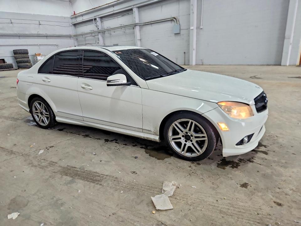 69975976 :رقم المزاد ، WDDGF8BB8AR108654 vin ، 2010 Mercedes-benz C مزاد بيع