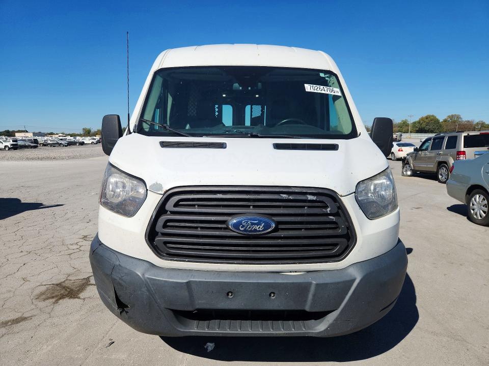 70264706 :رقم المزاد ، 1FTYR2CM3HKA66366 vin ، 2017 Ford Transit مزاد بيع