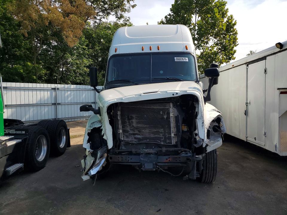 2016 Freightliner Cascadia 125 მანქანა იყიდება აუქციონზე, vin: 3AKJGLDR1GSHF1560, აუქციონის ნომერი: 66603676