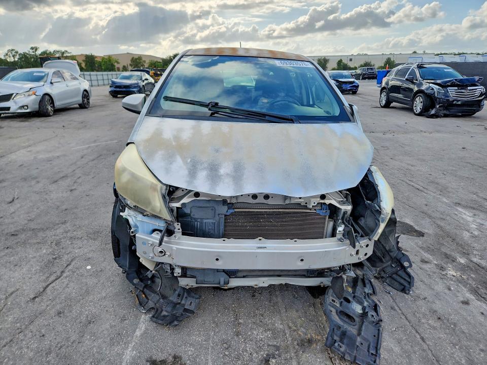 2013 Toyota Yaris მანქანა იყიდება აუქციონზე, vin: JTDKTUD36DD551172, აუქციონის ნომერი: 69303576
