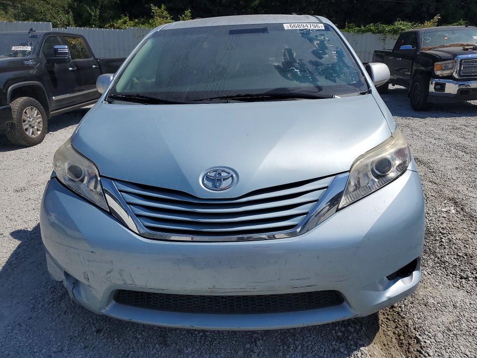 2015 Toyota Sienna მანქანა იყიდება აუქციონზე, vin: 5TDKK3DC9FS631196, აუქციონის ნომერი: 66894796