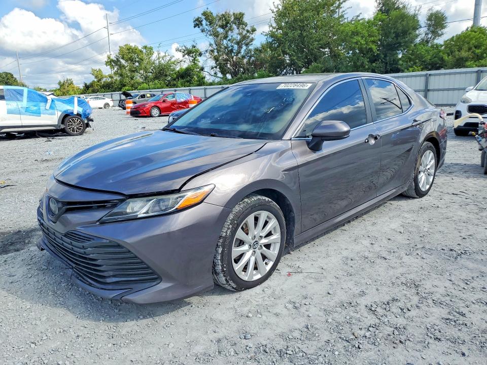 70228496 :رقم المزاد ، 4T1C11AK2LU934069 vin ، 2020 Toyota Camry مزاد بيع