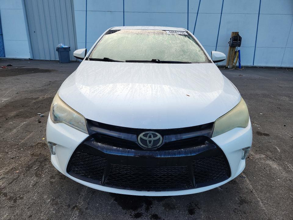 68667706 :رقم المزاد ، 4T1BF1FK5GU159844 vin ، 2016 Toyota Camry مزاد بيع