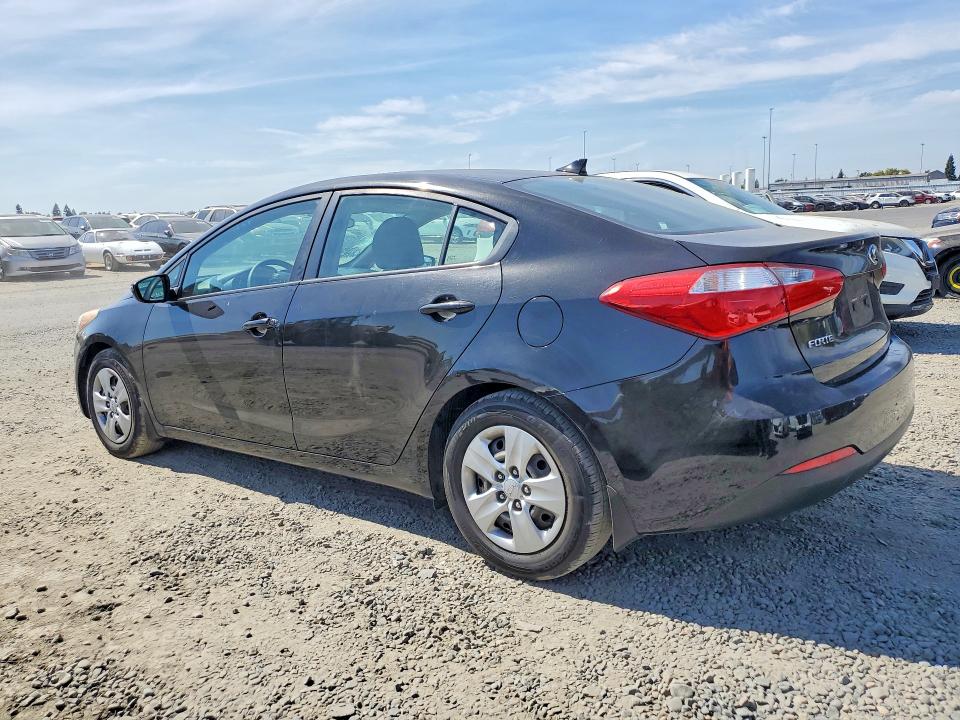 70082316 :رقم المزاد ، KNAFK4A69F5421349 vin ، 2015 Kia Forte مزاد بيع
