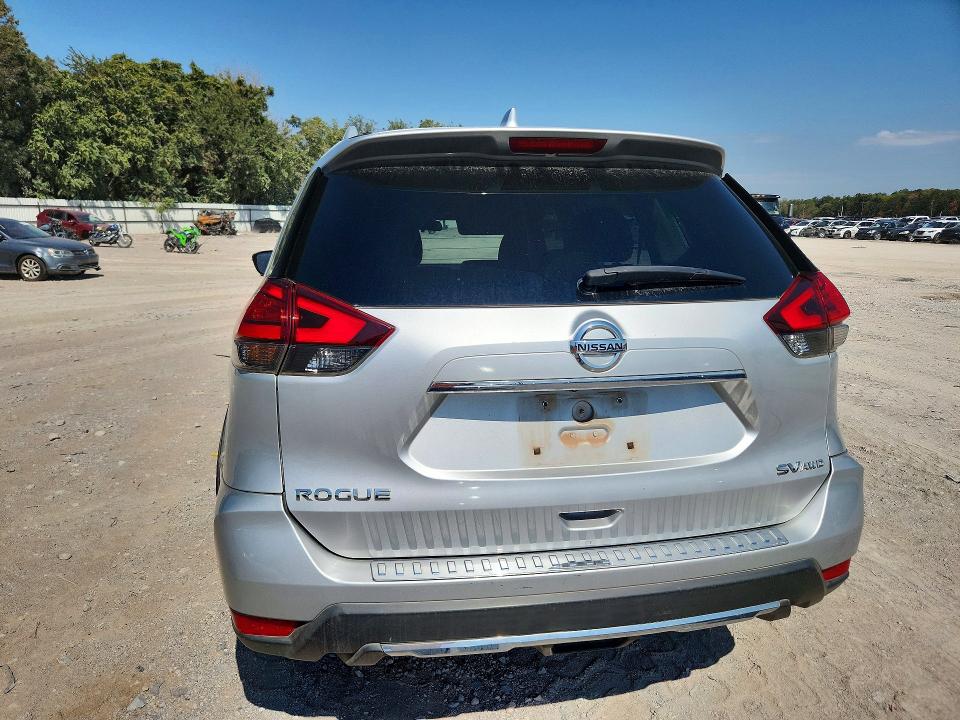 Продаж на аукціоні авто 2017 Nissan Rogue, vin: 5N1AT2MV2HC735839, номер лоту: 70736206