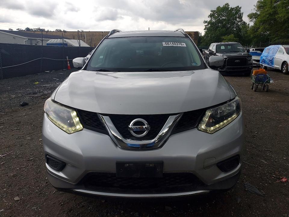 2015 Nissan Rogue მანქანა იყიდება აუქციონზე, vin: 5N1AT2MV8FC825672, აუქციონის ნომერი: 66140376