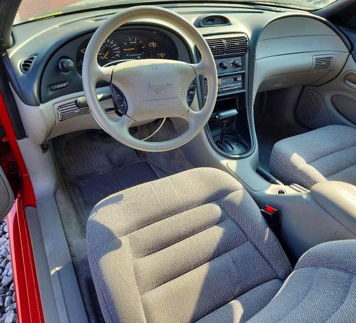 68139286 :رقم المزاد ، 1FALP4049TF102410 vin ، 1996 Ford Mustang مزاد بيع