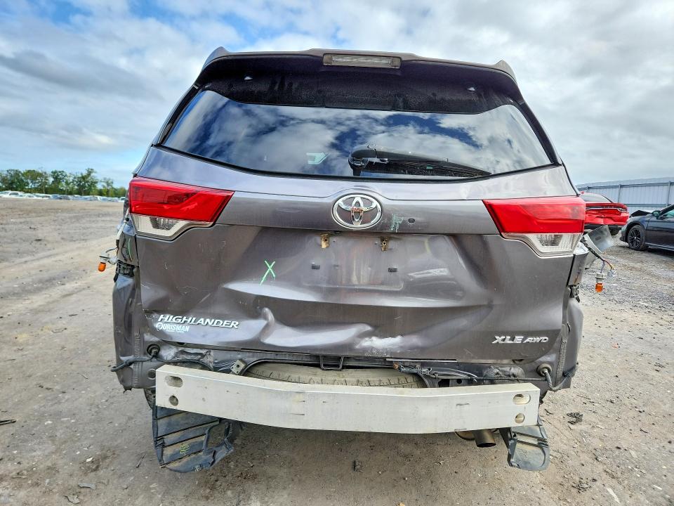 Aukcja sprzedaży 2018 Toyota Highlander, vin: 5TDJZRFH3JS529596, numer aukcji: 69992356