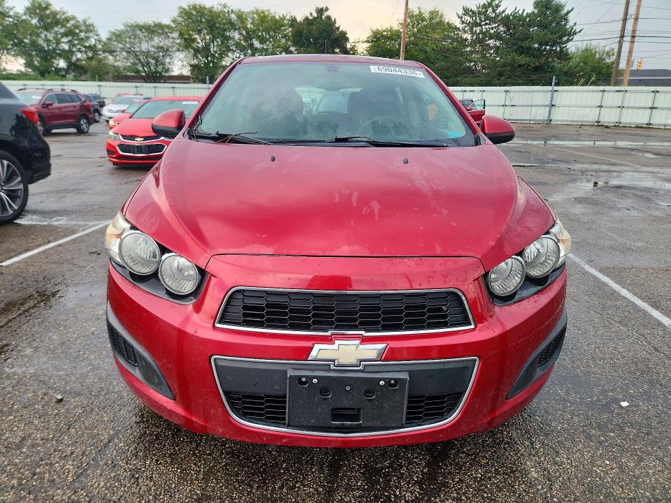 69044336 :رقم المزاد ، 1G1JC6SH2E4206222 vin ، 2014 Chevrolet Sonic مزاد بيع