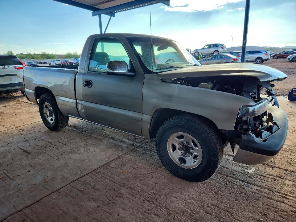 70721256 :رقم المزاد ، 1GCEC14T82Z182908 vin ، 2002 Chevrolet Silverado مزاد بيع