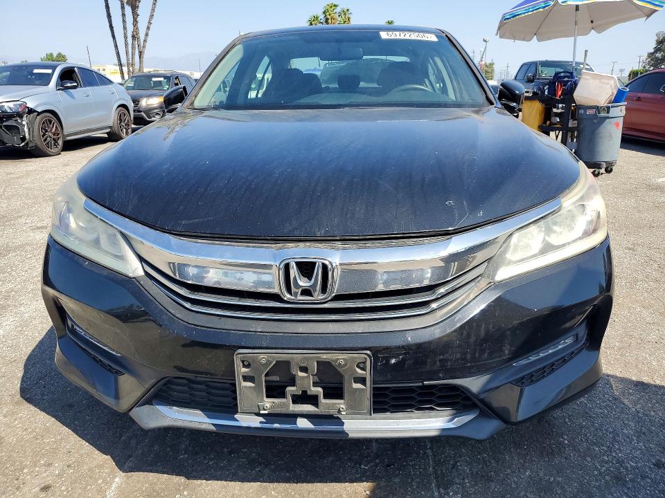 69722506 :رقم المزاد ، 1HGCR2F74HA125349 vin ، 2017 Honda Accord مزاد بيع