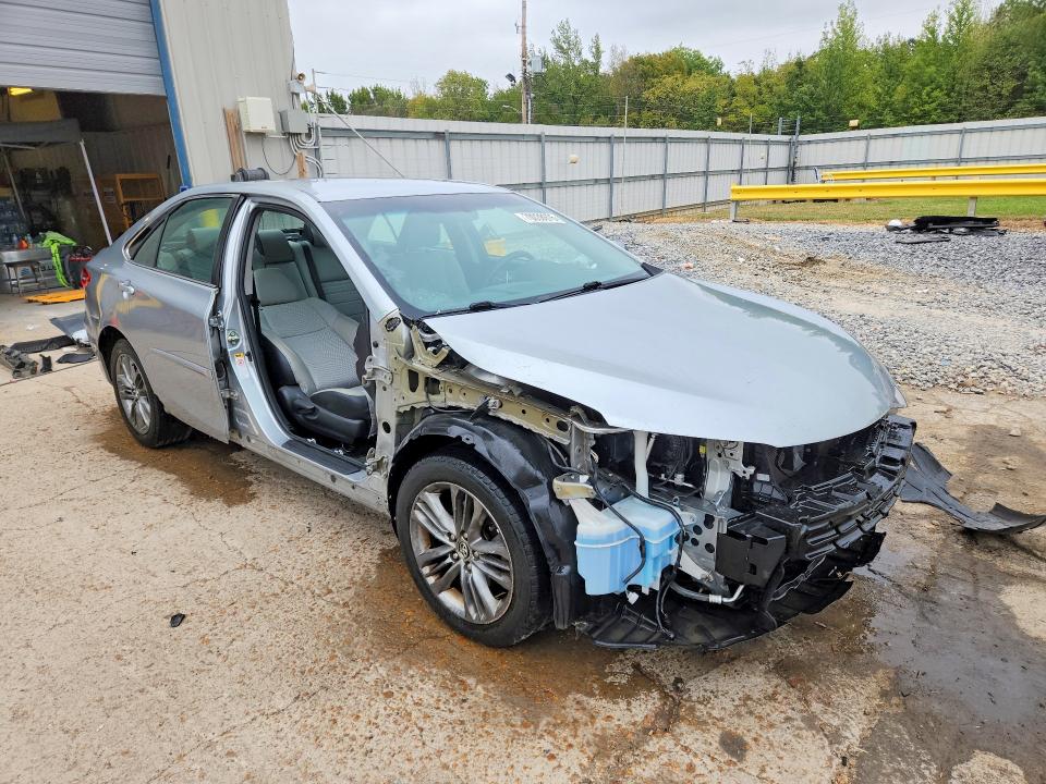 2015 Toyota Camry მანქანა იყიდება აუქციონზე, vin: 4T1BF1FK4FU024501, აუქციონის ნომერი: 70038976