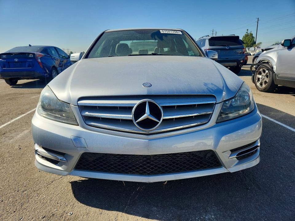 67541706 :رقم المزاد ، WDDGF4HBXDA869690 vin ، 2013 Mercedes-benz C مزاد بيع
