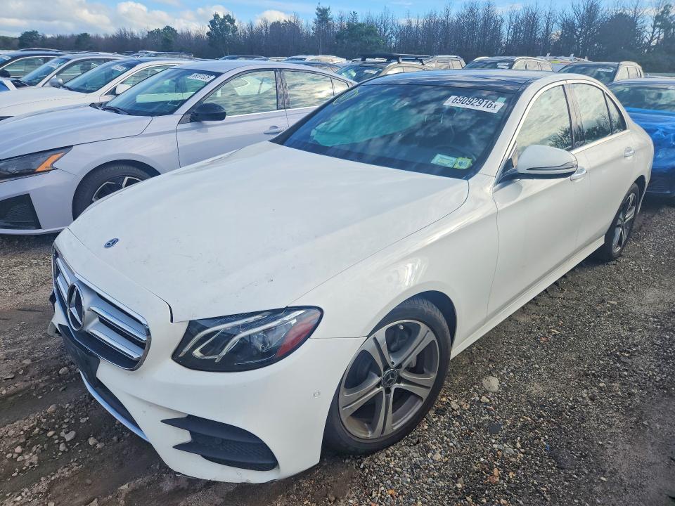 69092916 :رقم المزاد ، WDDZF4KB3JA378875 vin ، 2018 Mercedes-benz E مزاد بيع