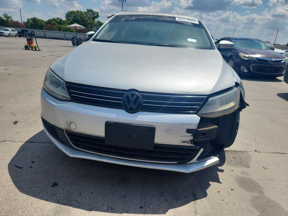 67210966 :رقم المزاد ، 3VWLL7AJ2DM306265 vin ، 2013 Volkswagen Jetta مزاد بيع