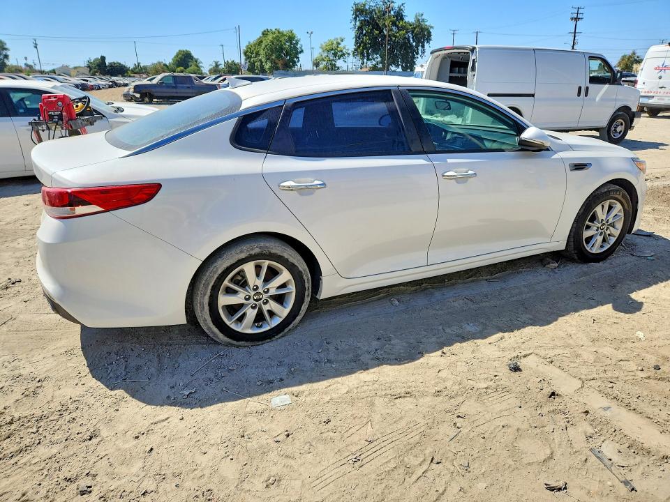Продаж на аукціоні авто 2016 Kia Optima, vin: KNAGT4L31G5102453, номер лоту: 67897266