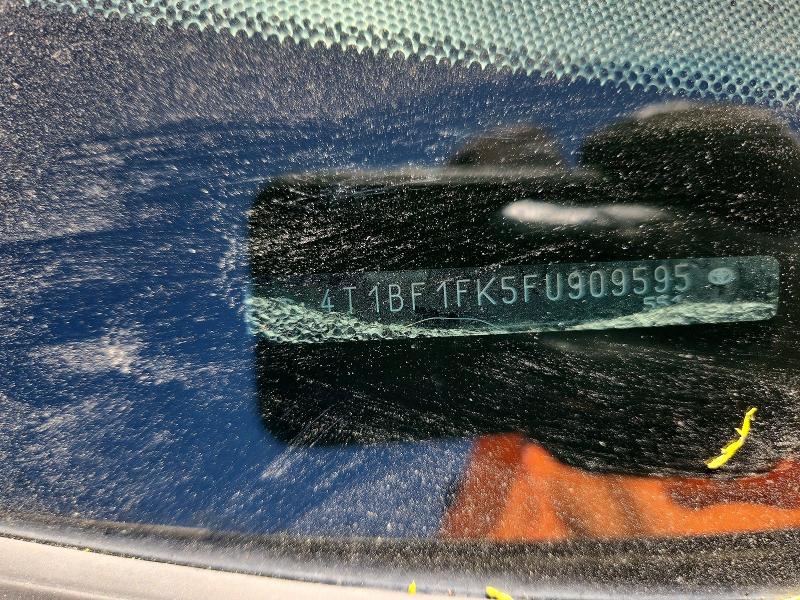 69123296 :رقم المزاد ، 4T1BF1FK5FU909595 vin ، 2015 Toyota Camry مزاد بيع