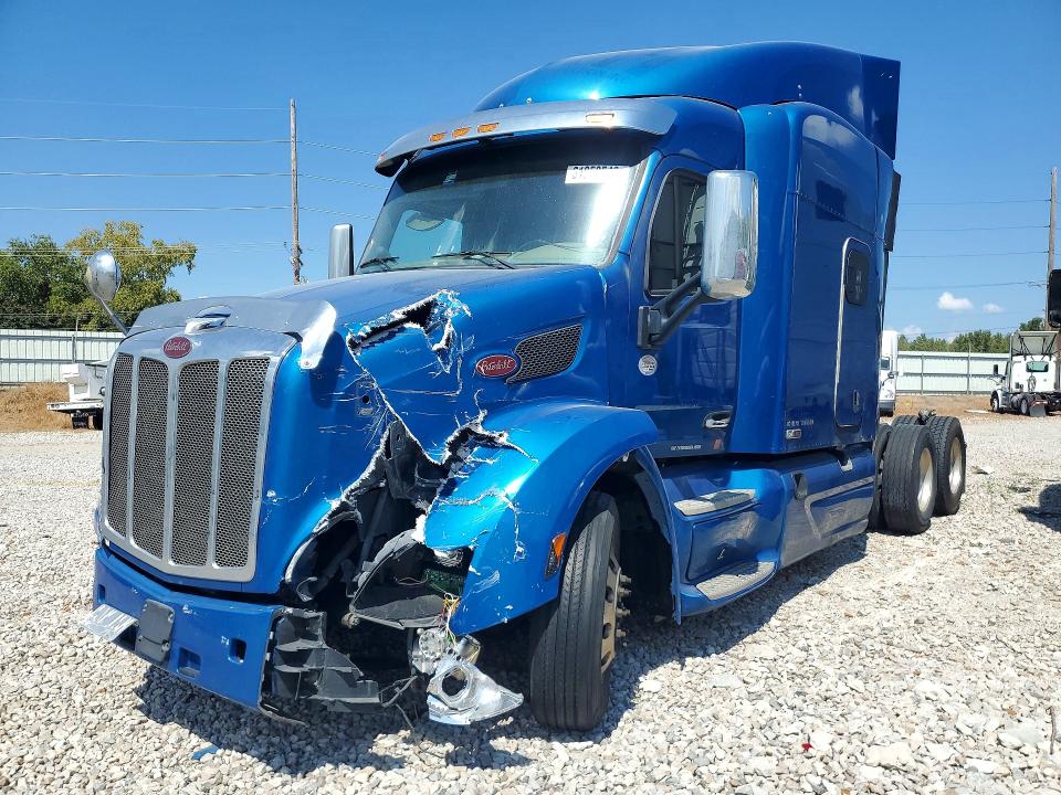 Продажа на аукционе авто 2018 Peterbilt 579, vin: 1XPBDP9X0JD461746, номер лота: 61958546