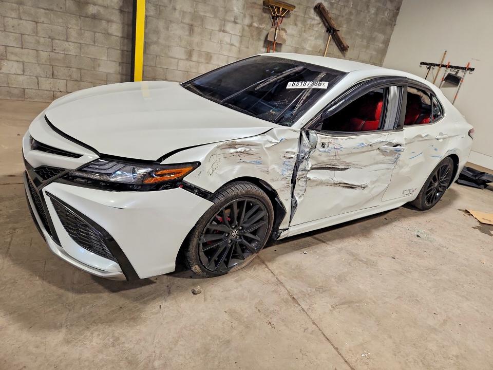 68187386 :رقم المزاد ، 4T1K61AK6NU029477 vin ، 2022 Toyota Camry مزاد بيع