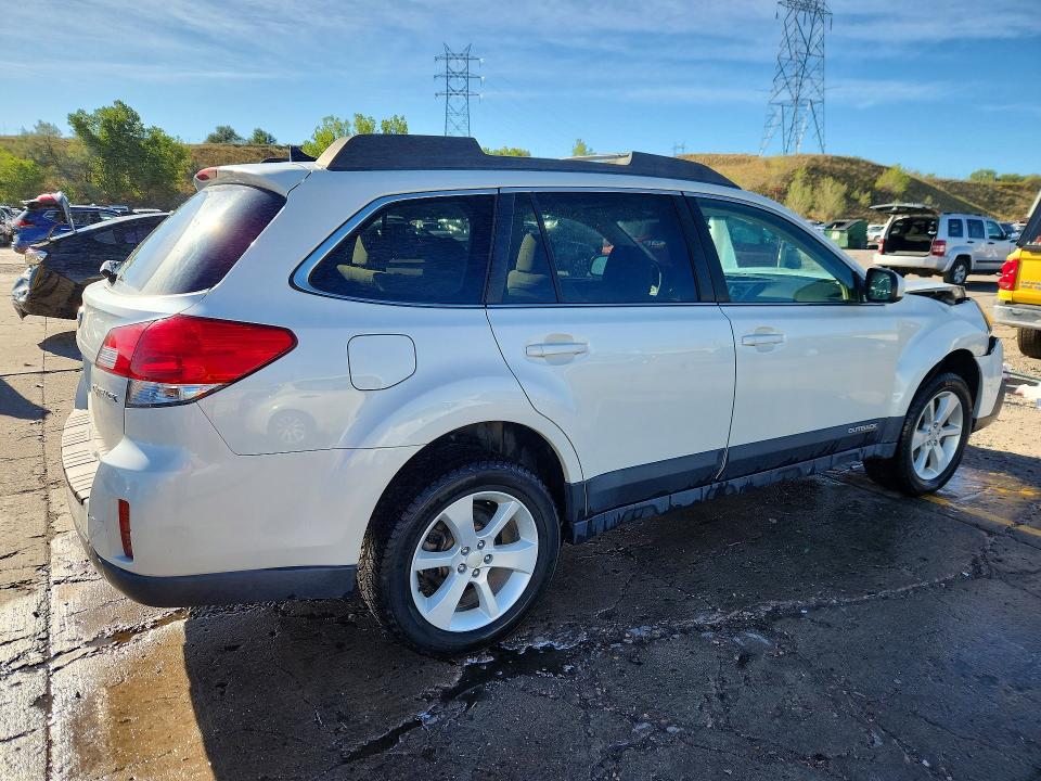 Auction sale of the 2014 Subaru Outback, vin: 4S4BRCCC8E3279463, lot number: 67430666