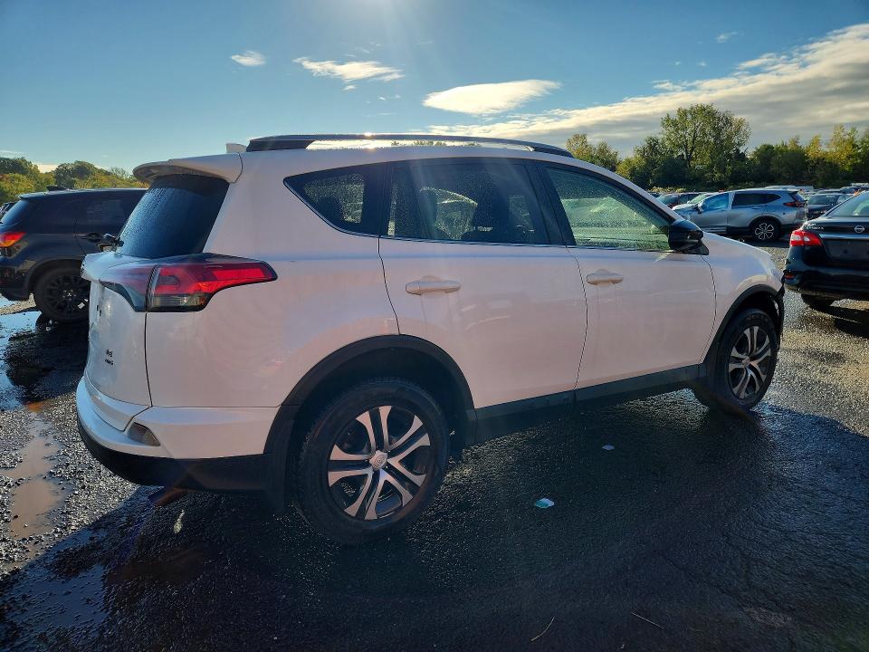 2017 Toyota Rav4 მანქანა იყიდება აუქციონზე, vin: JTMBFREV1HJ147997, აუქციონის ნომერი: 70431496