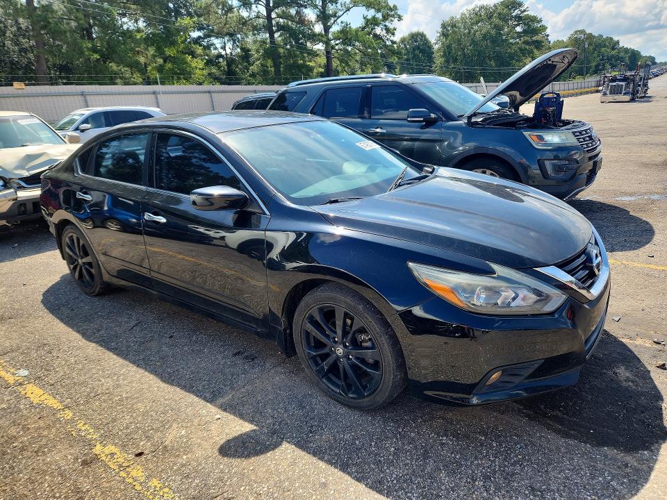 2017 Nissan Altima მანქანა იყიდება აუქციონზე, vin: 1N4AL3AP6HC493417, აუქციონის ნომერი: 67425776
