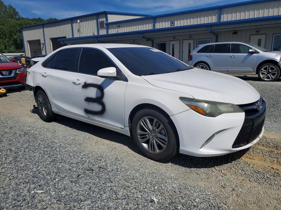 2015 Toyota Camry მანქანა იყიდება აუქციონზე, vin: 4T1BF1FK3FU086973, აუქციონის ნომერი: 68275636