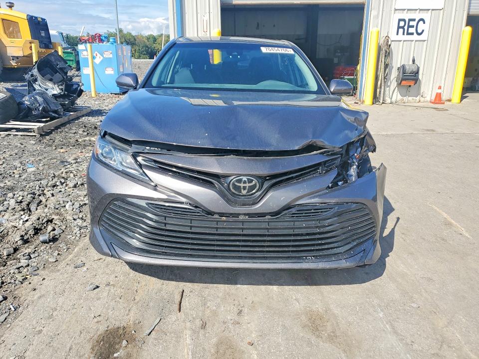 Продажа на аукционе авто 2018 Toyota Camry, vin: 4T1B11HK8JU636883, номер лота: 70454766
