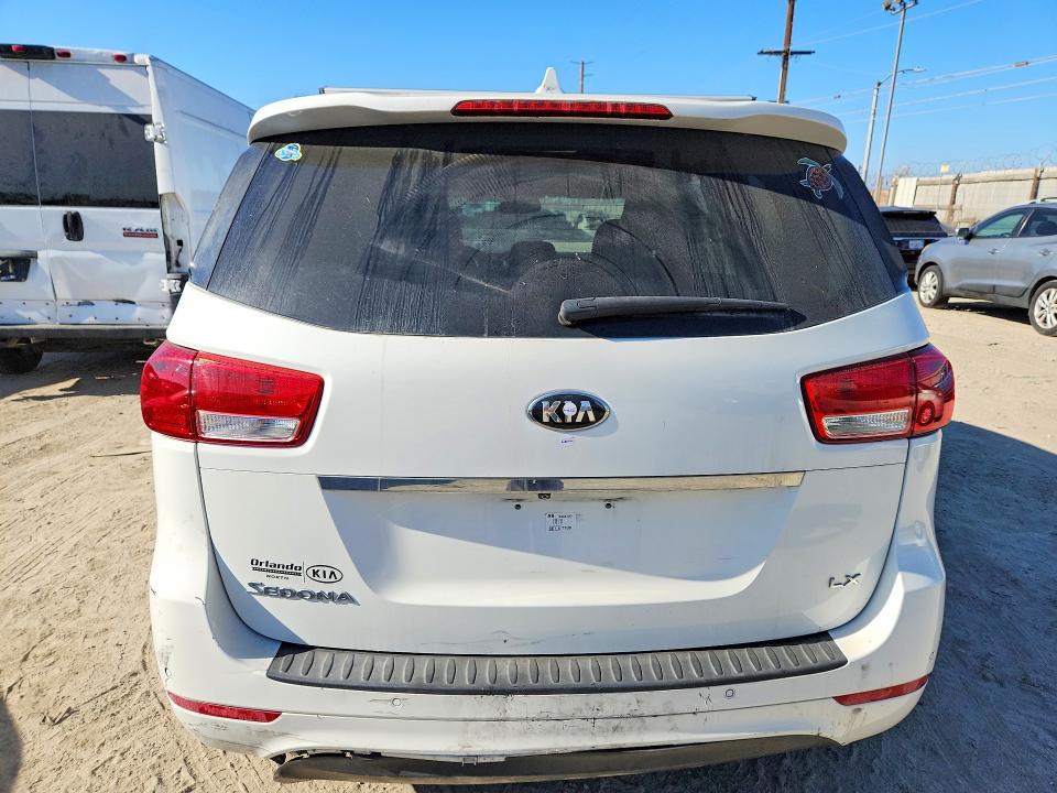 67896086 :رقم المزاد ، KNDMB5C12G6208711 vin ، 2016 Kia Sedona مزاد بيع
