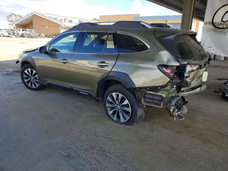 69632226 :رقم المزاد ، 4S4BTGPD7P3174721 vin ، 2023 Subaru Outback مزاد بيع