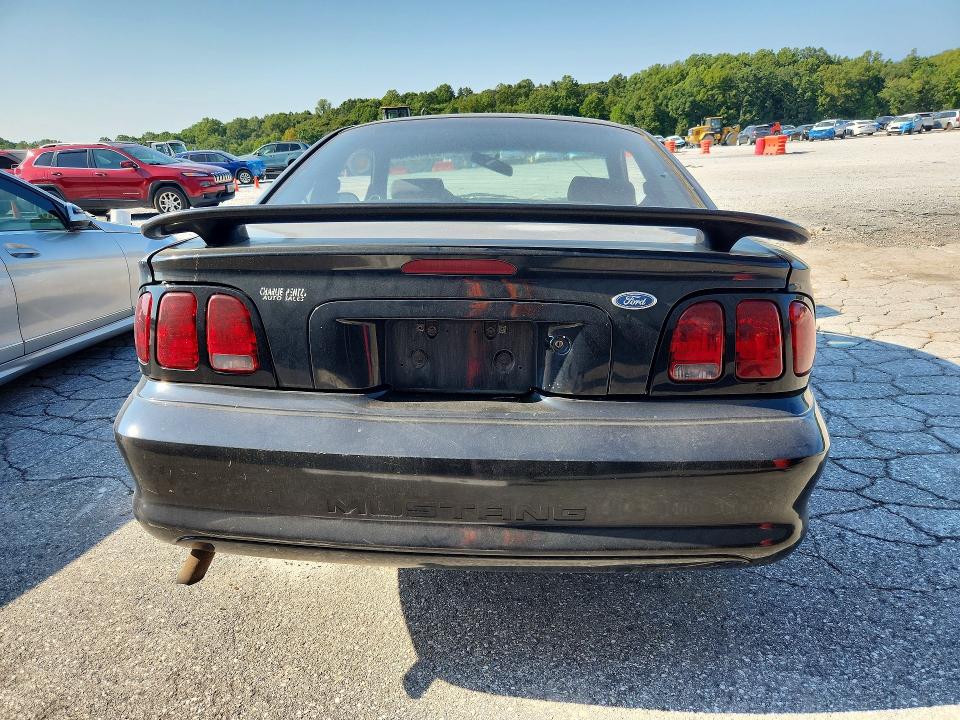 69147216 :رقم المزاد ، 1FAFP4049WF102795 vin ، 1998 Ford Mustang مزاد بيع